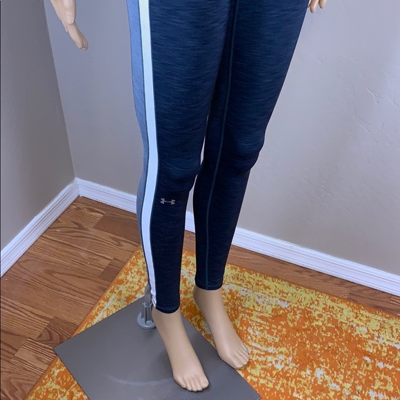 Under Armour Gray & Side Striped Leggings Size Med - Picture 5 of 8